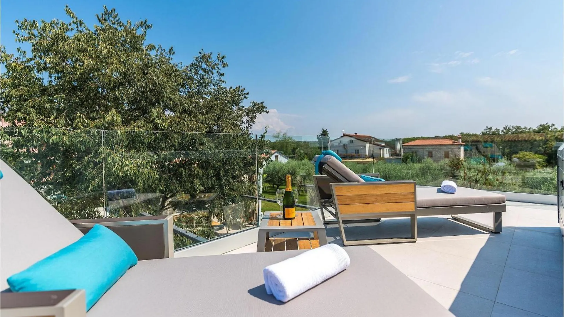 Villa Lv