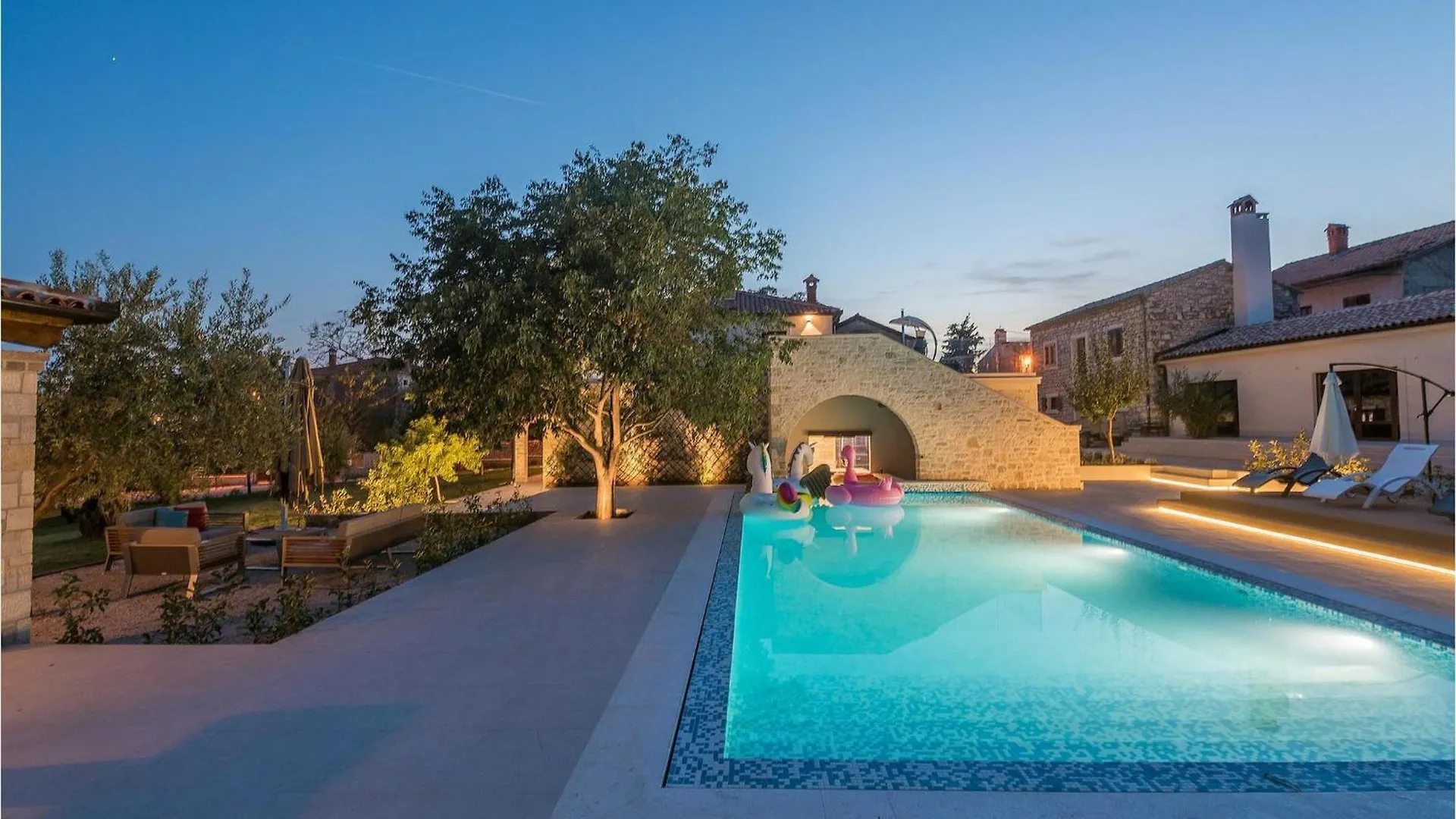Villa Lv 0*, Umag